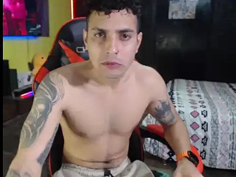 JustynAle2025 online show from December 2025 11:02:01 PM