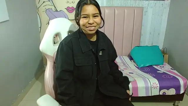 Snapshot of chloe_lust chatting on December 2025 06:31:01 AM chloe lust online show from December 2025 06:31:01 AM