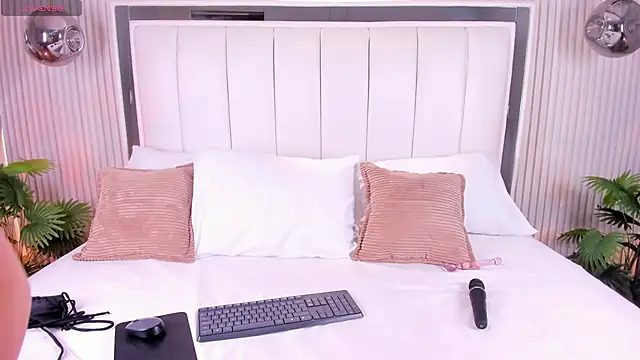 FiorelaSton online show from April 2026 04:30:02 AM