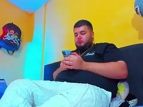 gainer chubby hot online show from February 2026 06:06:02 PM