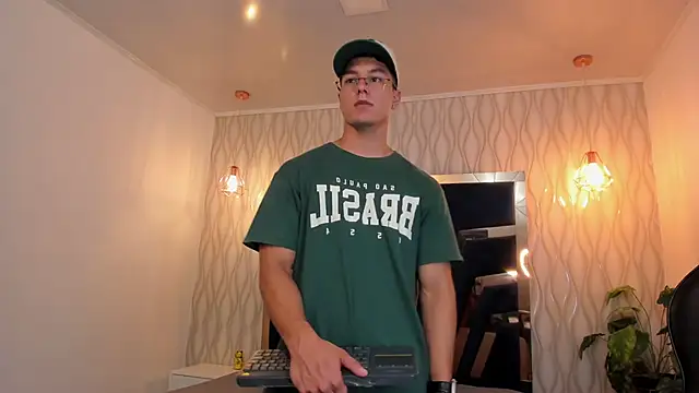 Snapshot of Noah_Clarkk chatting on March 2026 06:01:02 PM Noah Clarkk online show from March 2026 06:01:02 PM