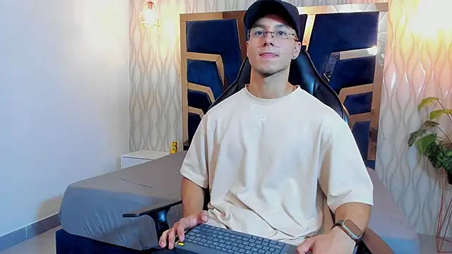 Snapshot of Noah_Clarkk chatting on March 2026 05:30:01 PM Noah Clarkk online show from March 2026 05:30:01 PM