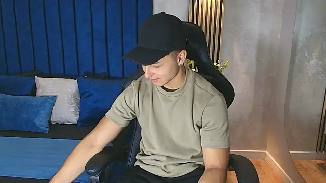 Noah Clarkk online show from June 2026 05:44:01 PM