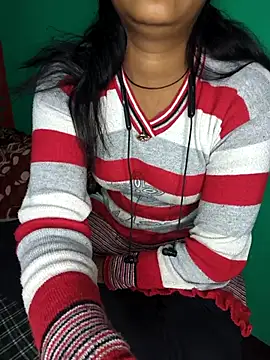 Snapshot of QWEEN7B chatting on December 2025 01:51:01 PM QWEEN7B online show from December 2025 01:51:01 PM