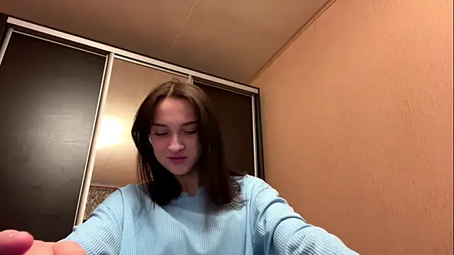 TinyLisa online show from December 2025 06:53:02 AM