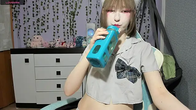 Yoonhee ki online show from June 2026 06:43:02 PM