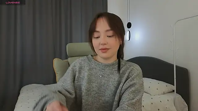 fallin lovee online show from April 2026 01:36:01 PM