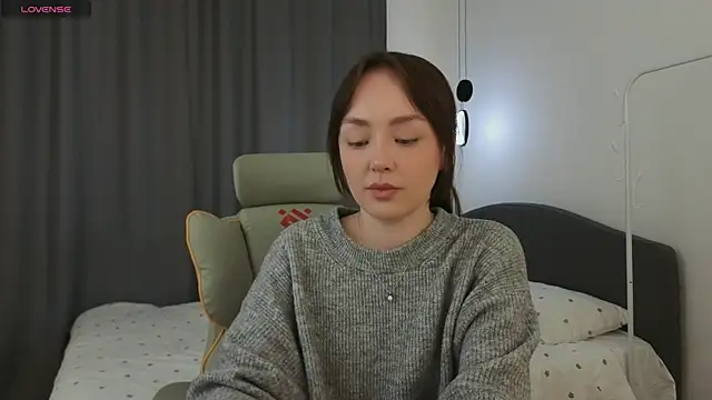 fallin lovee online show from April 2026 01:41:02 PM