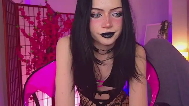 Snapshot of Dark_Diva chatting on February 2026 09:21:01 PM Dark Diva online show from February 2026 09:21:01 PM