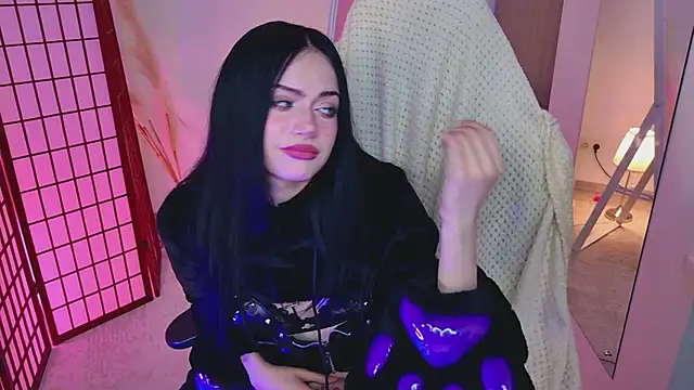 Snapshot of Dark_Diva chatting on May 2026 01:57:16 AM Dark Diva online show from May 2026 01:57:16 AM