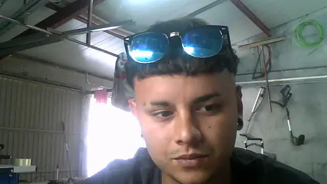 Sickbooy69 online show from April 2026 12:18:01 PM