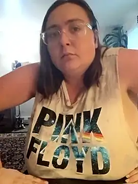 pinkcheetah12 online show from May 2026 09:43:01 PM