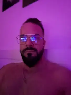 Kiskamalinka89 online show from February 2026 11:45:01 PM