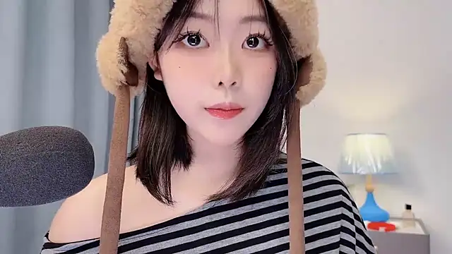 smalldaisy online show from April 2026 02:09:01 AM