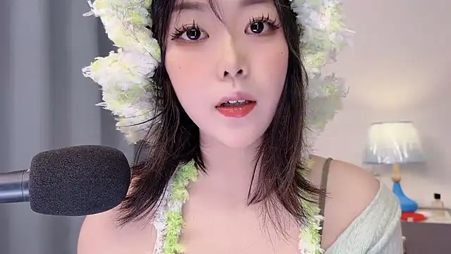 smalldaisy online show from April 2026 02:21:01 AM