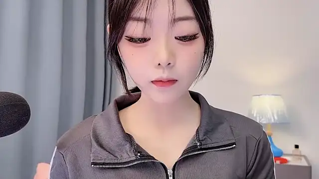 smalldaisy online show from April 2026 02:07:02 AM