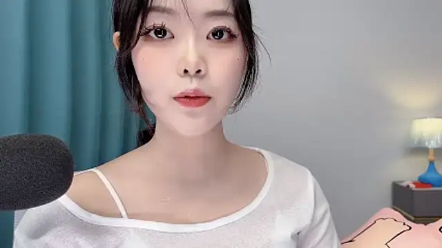 smalldaisy online show from May 2026 02:27:02 AM