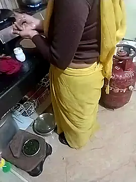 Snapshot of kaamuk_madhu chatting on December 2025 03:57:01 AM kaamuk madhu online show from December 2025 03:57:01 AM