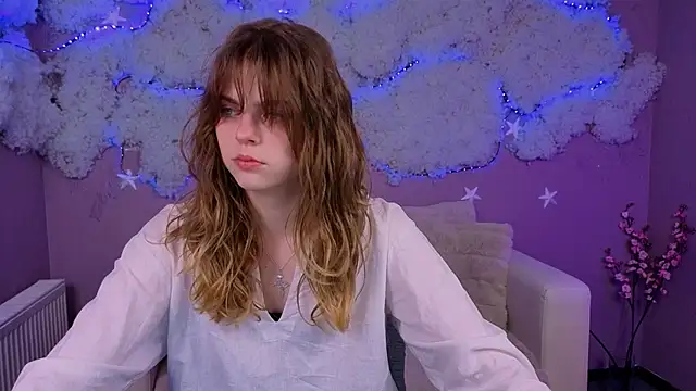 naya may online show from April 2026 07:00:02 PM