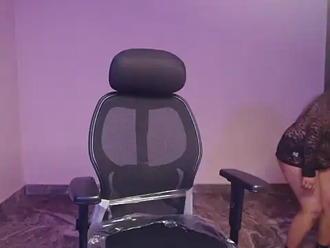 SweetNeena online show from February 2026 01:43:01 PM