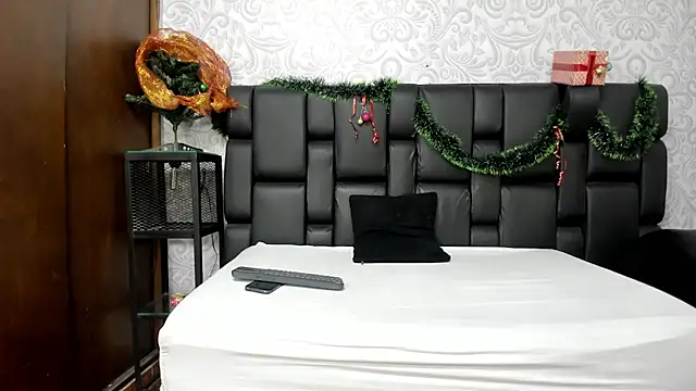 KyleBakerr online show from December 2025 09:55:01 PM