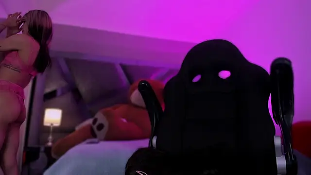 Charlotteinpole online show from March 2026 05:44:01 AM