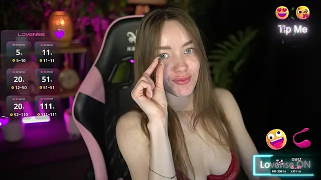 Velouraa online show from December 2025 03:08:02 PM