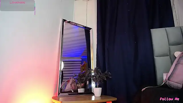 Snapshot of Emilyy05_ chatting on March 2026 03:19:01 AM Emilyy05 online show from March 2026 03:19:01 AM