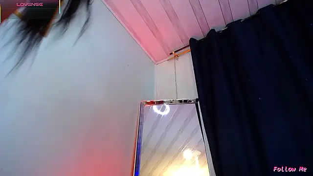 Snapshot of Emilyy05_ chatting on March 2026 01:02:02 AM Emilyy05 online show from March 2026 01:02:02 AM