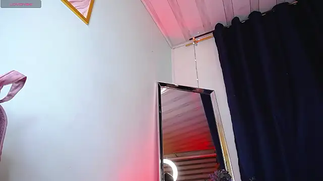 Snapshot of Emilyy05_ chatting on March 2026 01:22:02 AM Emilyy05 online show from March 2026 01:22:02 AM