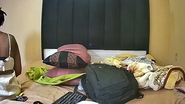 Snapshot of DesiredQueen27 chatting on March 2026 08:48:02 PM DesiredQueen27 online show from March 2026 08:48:02 PM