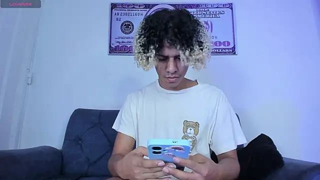 Victor LatinBoy online show from May 2026 12:12:01 PM