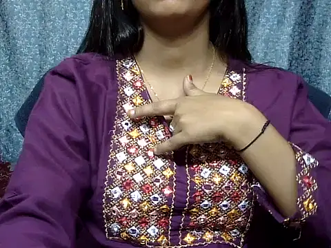 cute Dirty Diva online show from May 2026 04:12:02 PM