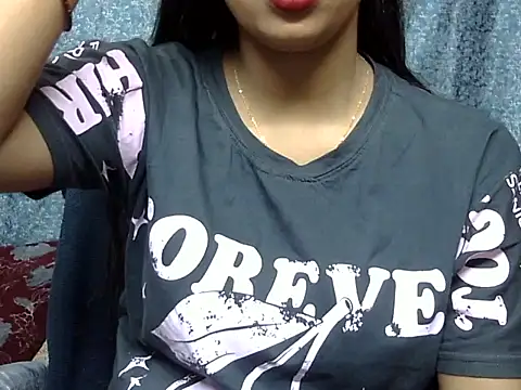 cute Dirty Diva online show from May 2026 04:18:01 AM