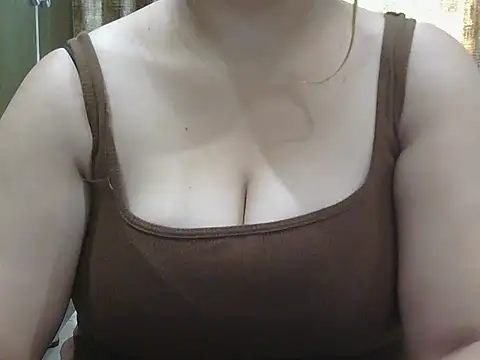 Snapshot of navdeepkour chatting on April 2026 05:08:02 AM navdeepkour online show from April 2026 05:08:02 AM