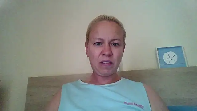 jennyblondeuk online show from April 2026 05:06:02 PM