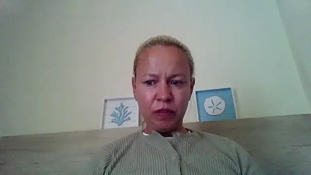 jennyblondeuk online show from April 2026 05:08:02 PM