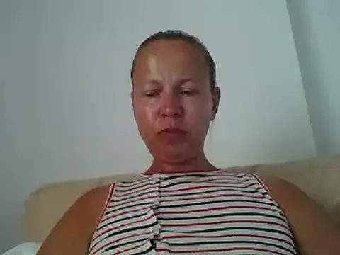 jennyblondeuk online show from June 2026 05:34:01 PM