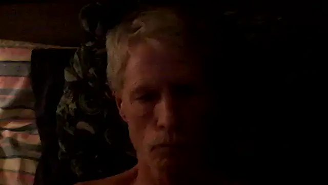 Snapshot of looking4u2 chatting on December 2025 11:17:01 AM looking4u2 online show from December 2025 11:17:01 AM