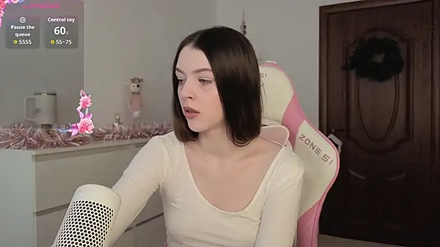 Snapshot of Wonder_Bella_ chatting on December 2025 01:03:01 AM Wonder Bella online show from December 2025 01:03:01 AM