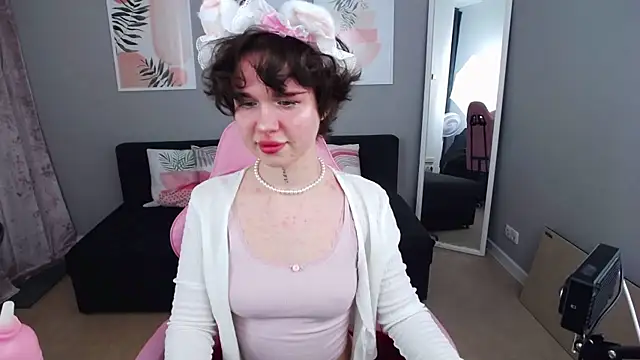 GabbieWhite online show from February 2026 07:28:01 PM