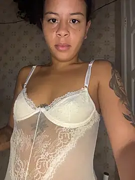 Snapshot of Estrelaa7 chatting on March 2026 03:23:01 AM Estrelaa7 online show from March 2026 03:23:01 AM