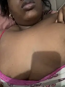 amorasecy online show from April 2026 08:45:01 AM
