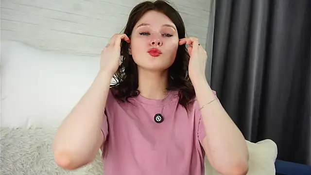 Snapshot of QuinnHeileman chatting on March 2026 01:49:02 PM QuinnHeileman online show from March 2026 01:49:02 PM