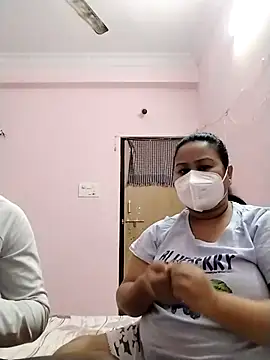 Snapshot of DesiSeductress chatting on January 2026 03:26:01 PM DesiSeductress online show from January 2026 03:26:01 PM