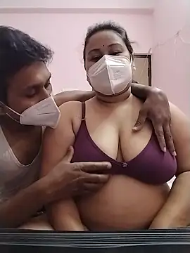 Snapshot of DesiSeductress chatting on January 2026 03:38:01 PM DesiSeductress online show from January 2026 03:38:01 PM