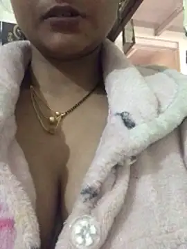 Snapshot of Coll-Girl chatting on December 2025 05:48:02 AM Coll-Girl online show from December 2025 05:48:02 AM