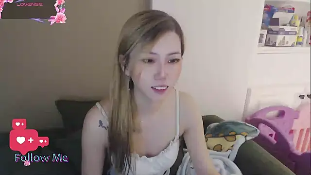whitecat13 online show from May 2026 10:12:02 AM