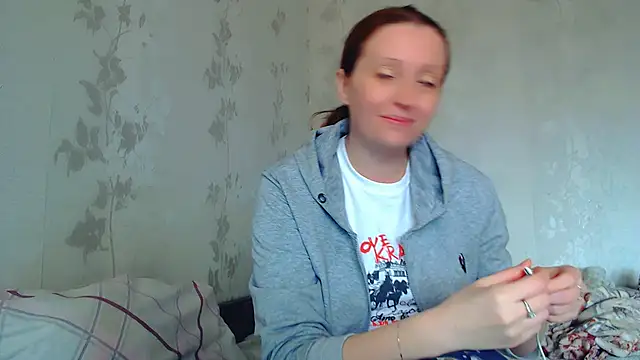 CrystallAngel online show from April 2026 01:04:01 PM