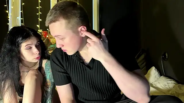 Snapshot of love4couple chatting on March 2026 02:20:01 PM love4couple online show from March 2026 02:20:01 PM